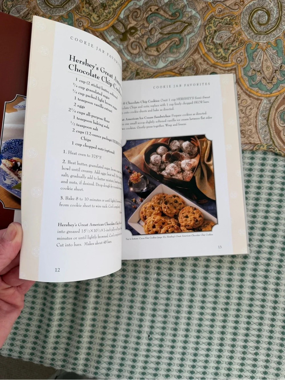 Vintage y2k HERSHEY’S CLASSIC RECIPES 2000 Cookbook Cook Book